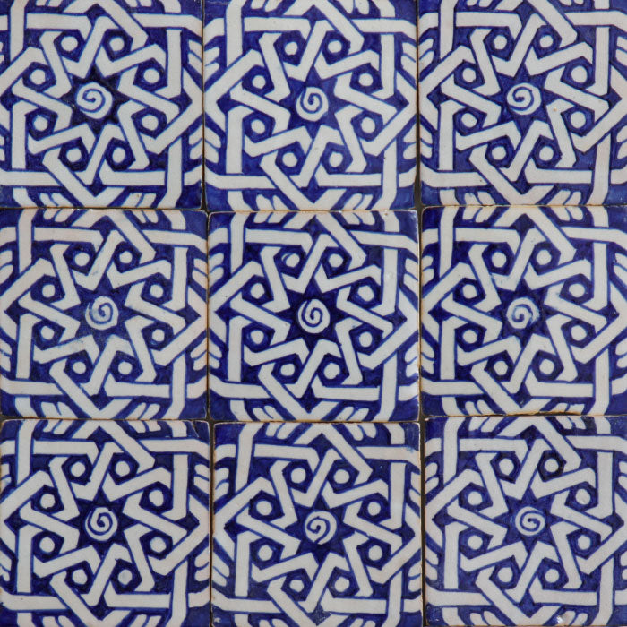 Piastrella dipinta a mano – Ornamento mediterraneo