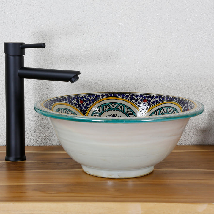 Lavabo in ceramica per il bagno