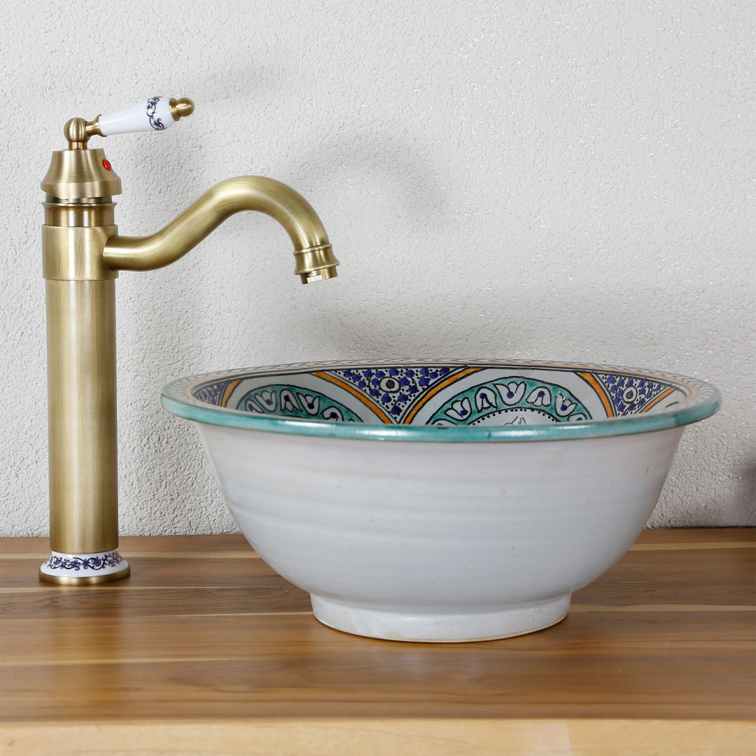 Lavabo in ceramica per il bagno