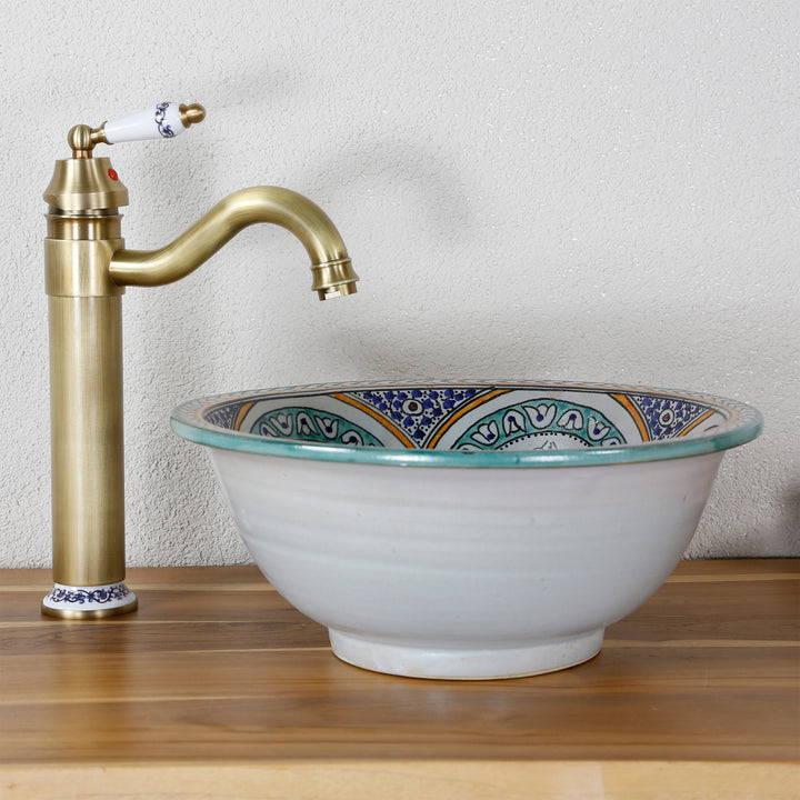 Lavabo in ceramica per il bagno