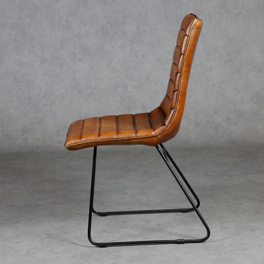 Sedia per sala da pranzo in pelle marrone