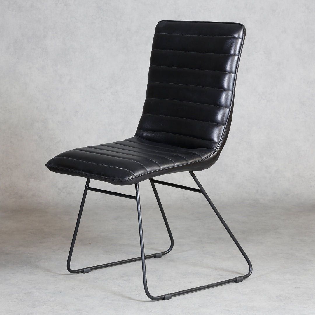 Sedia per sala da pranzo in pelle nera