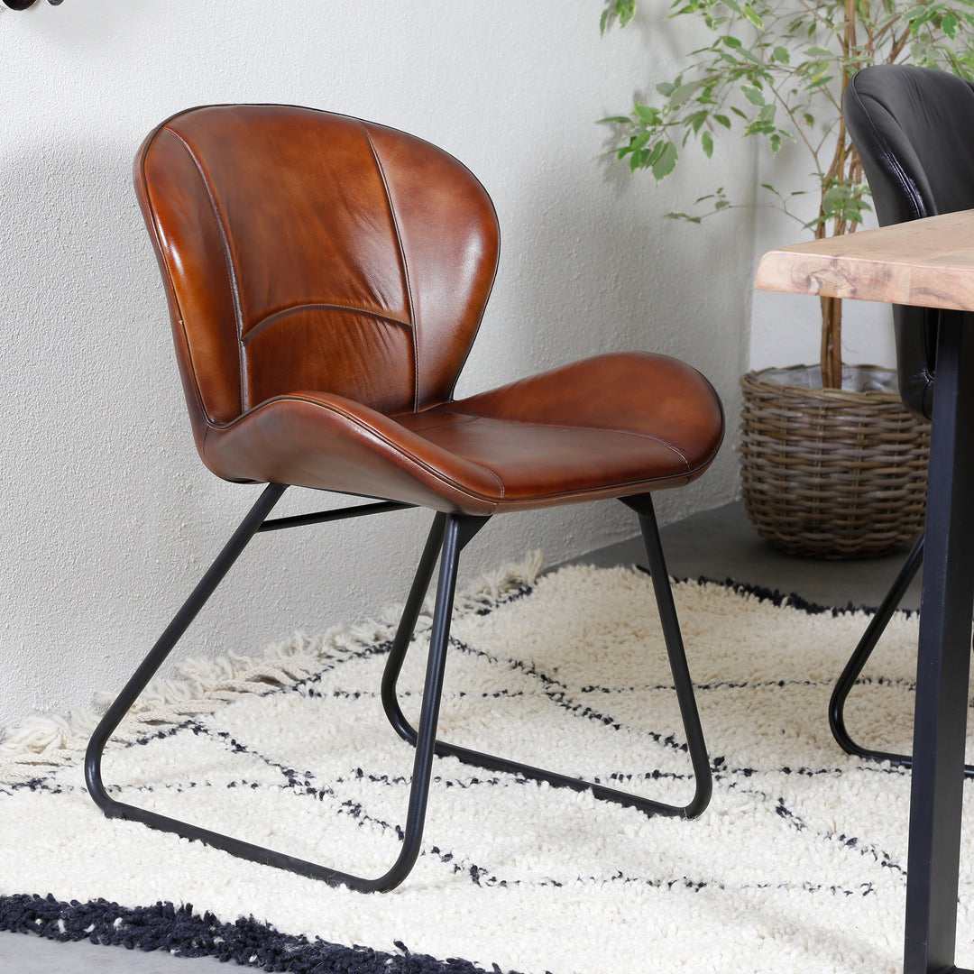 Sedia in pelle rosso-marrone