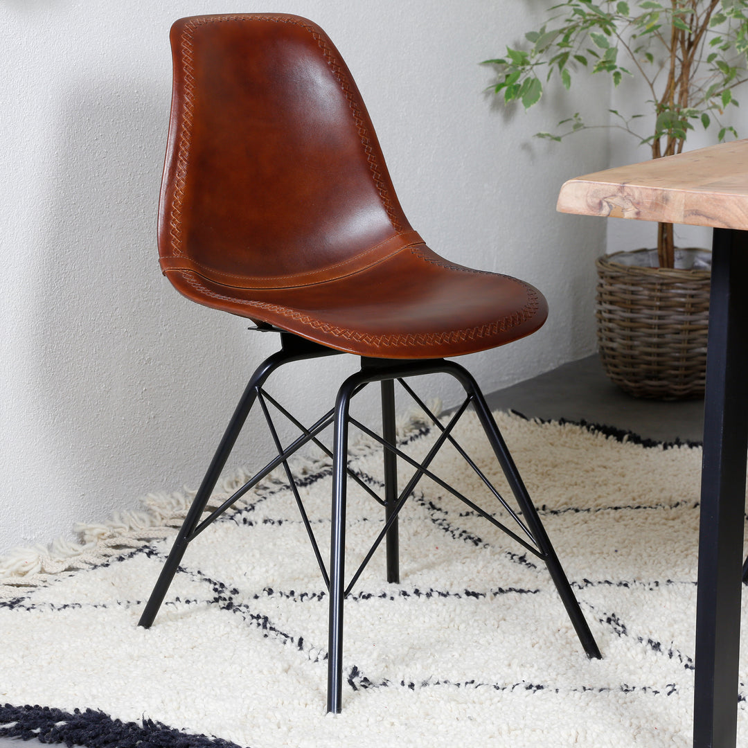 Sedia per sala da pranzo in pelle marrone