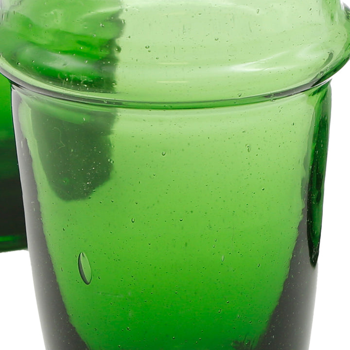 Eleganti bicchieri da cocktail dalla struttura ariosa - in verde intenso