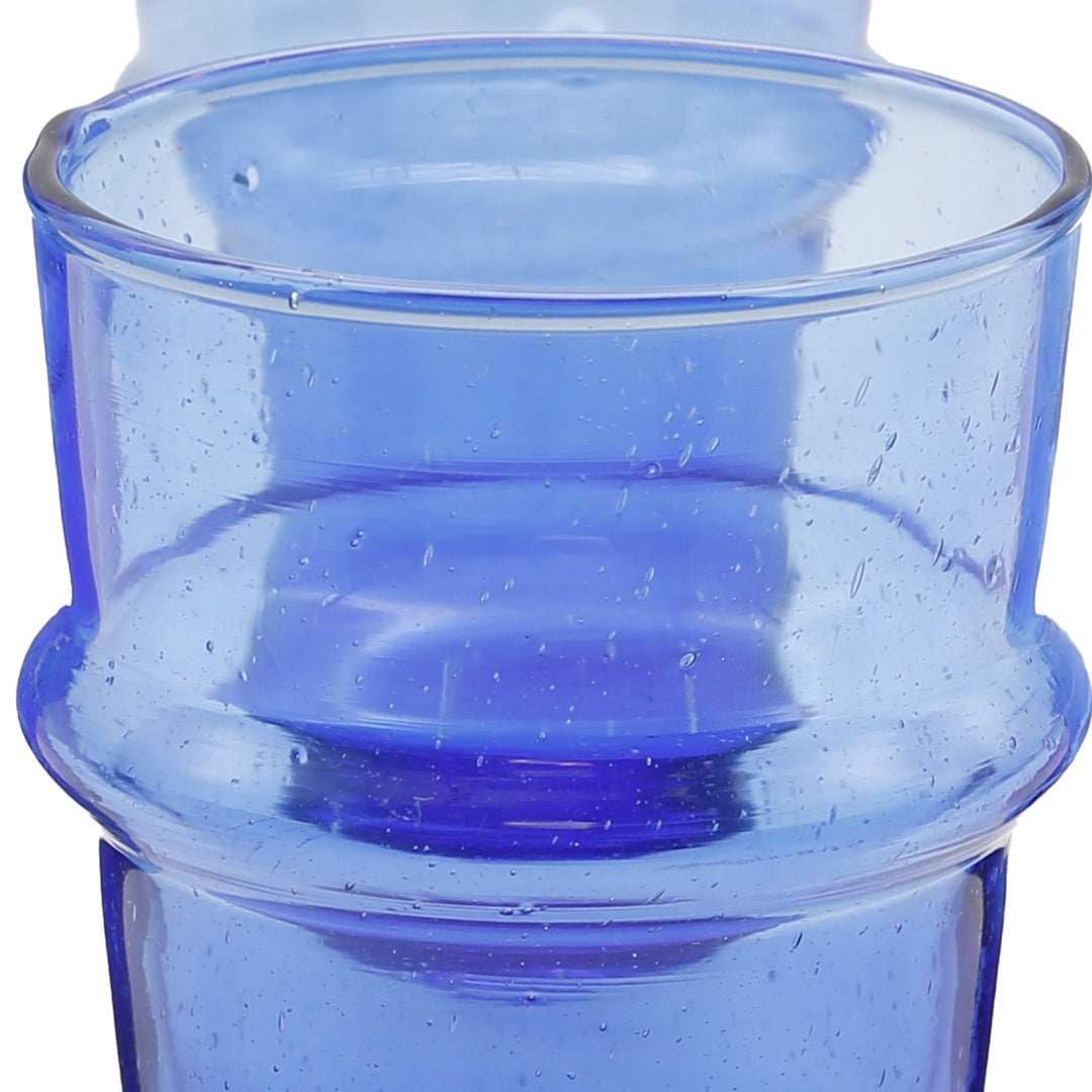 Bicchieri da cocktail blu realizzati in vetro riciclato: eleganti e fatti a mano