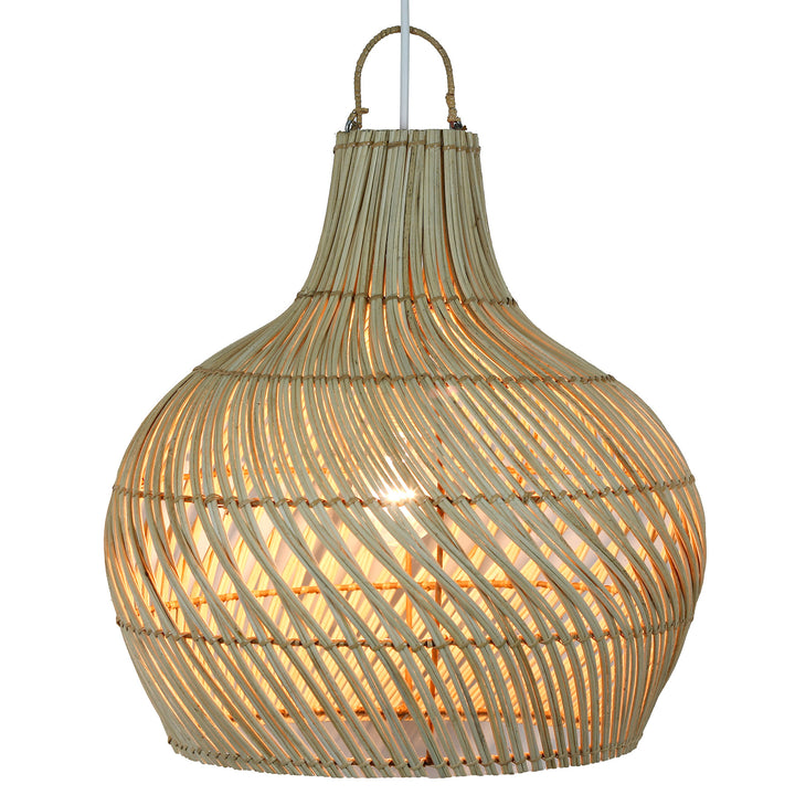 Leuchtende Deckenlampe aus Rattan mit warmem Lichtschein und handgeflochtener Struktur