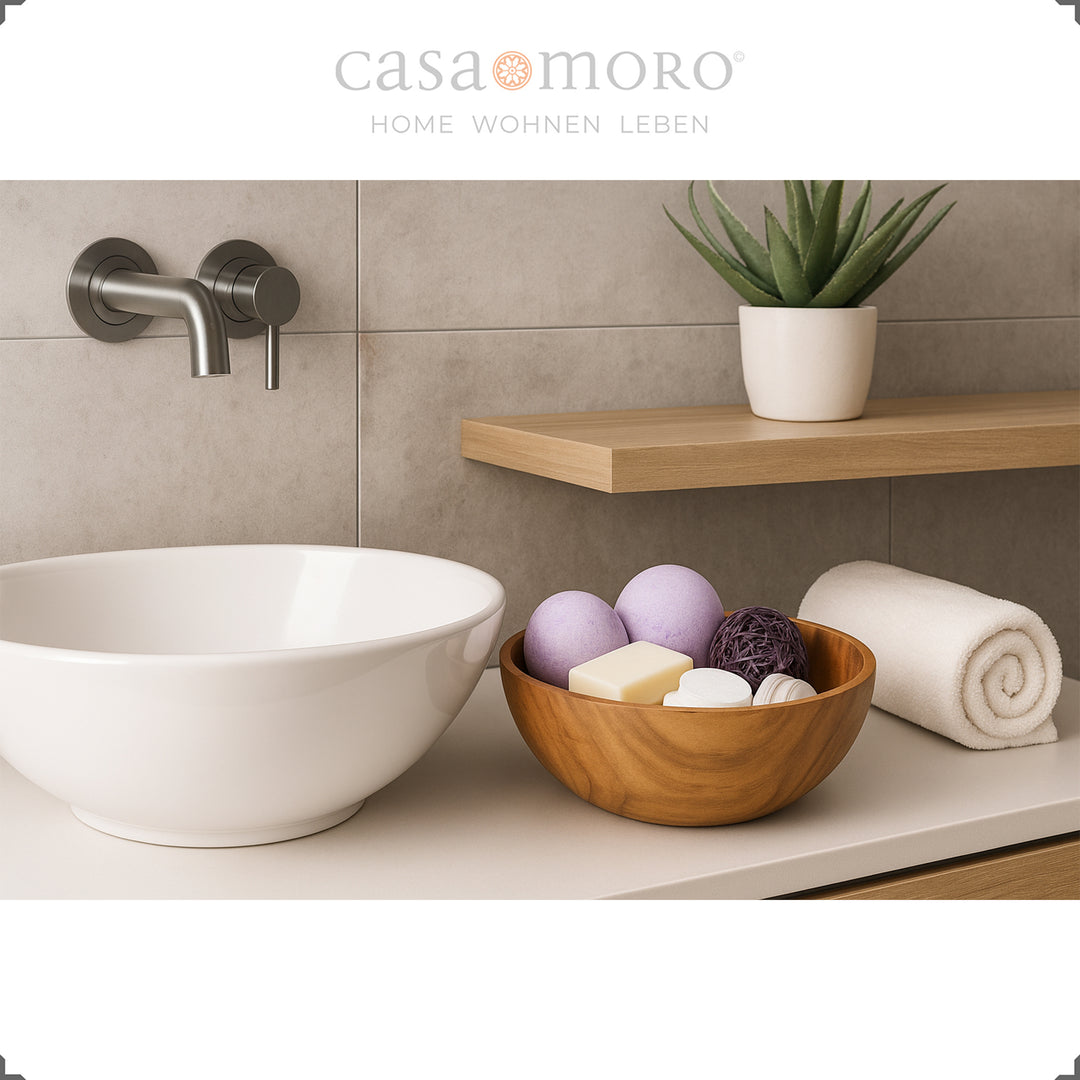 Ciotola in teak come decorazione per il bagno con sapone e accessori