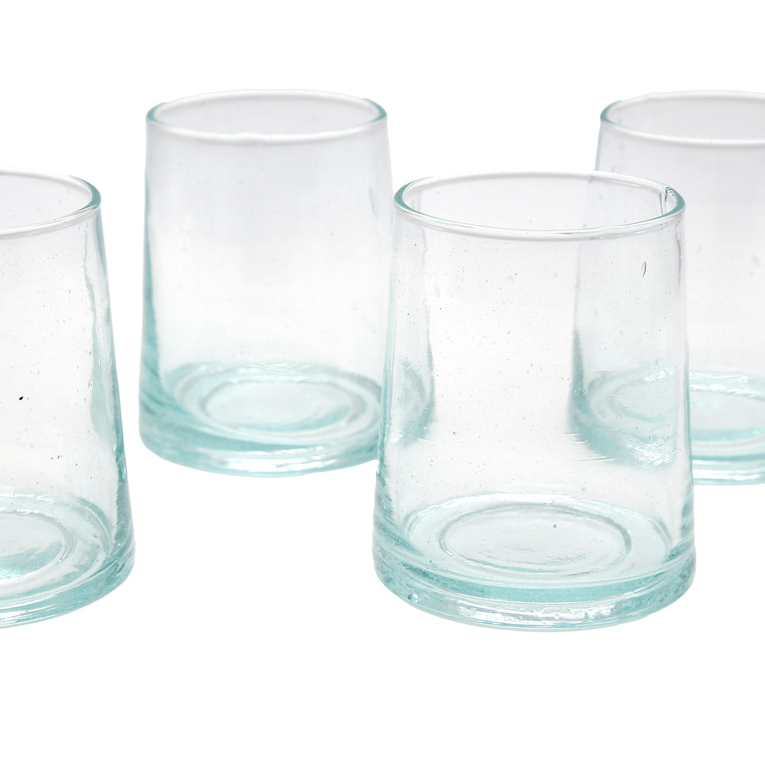 Bicchieri trasparenti per servire caffè freddo: eleganti e fatti a mano