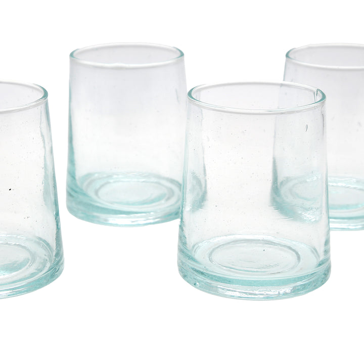 Bicchieri trasparenti per servire caffè freddo: eleganti e fatti a mano