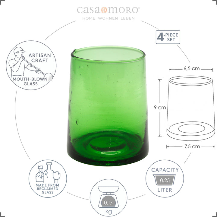 Set di 4 bicchieri verdi, leggermente conici, tradizionalmente soffiati a bocca