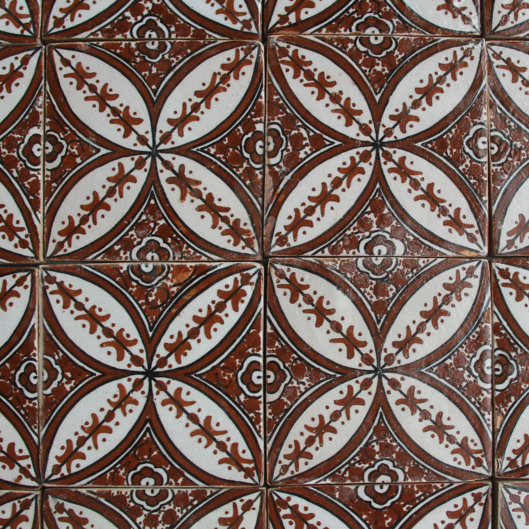 Piastrella dipinta a mano – Ceramica di campagna mediterranea