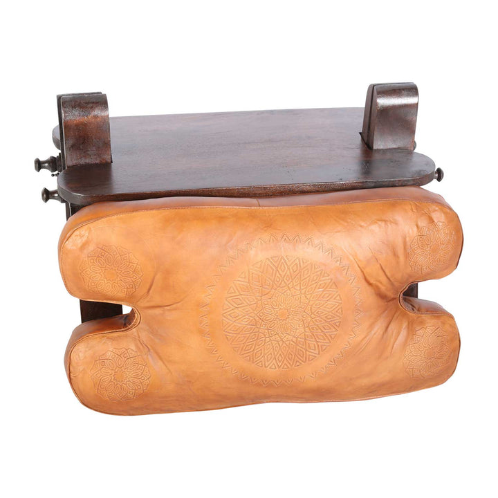 Sgabello orientale in cammello Sadia